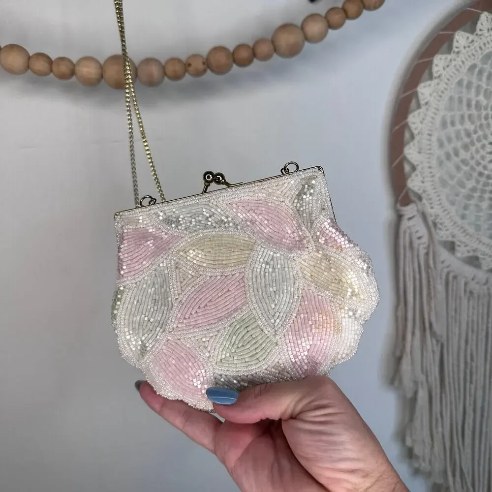 Vintage Walborg Pastel Beaded Seashell Shell Chain Clutch